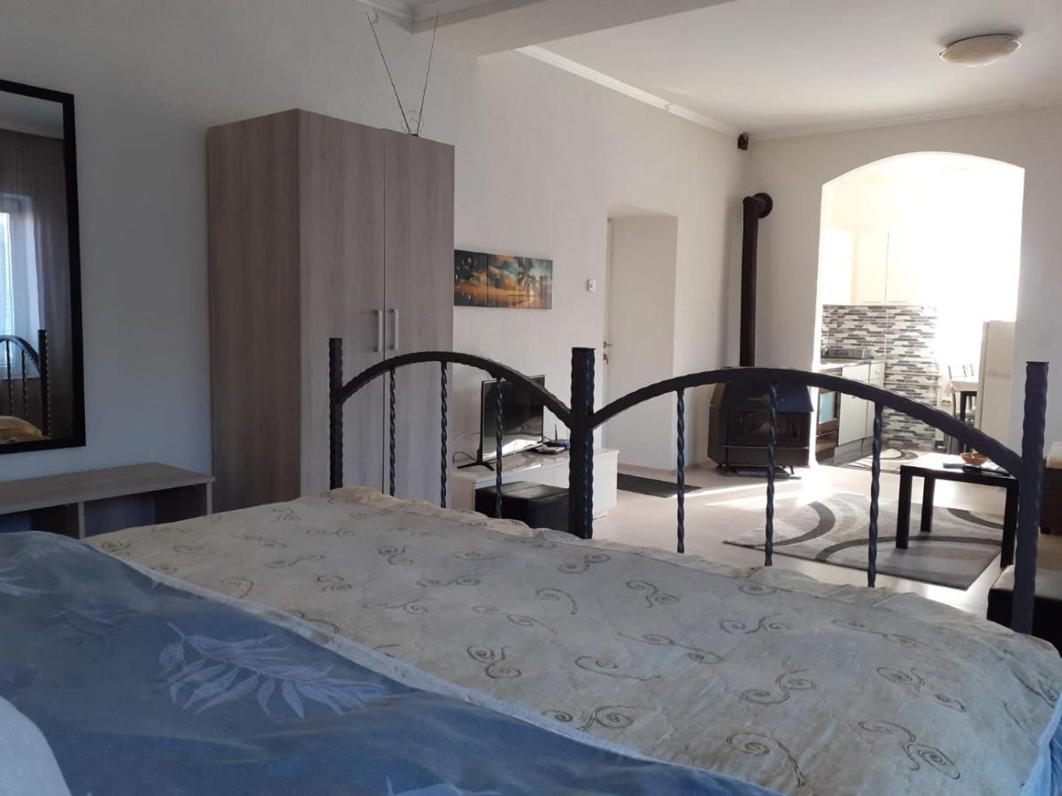 Alex Apartments Kruševo Buitenkant foto